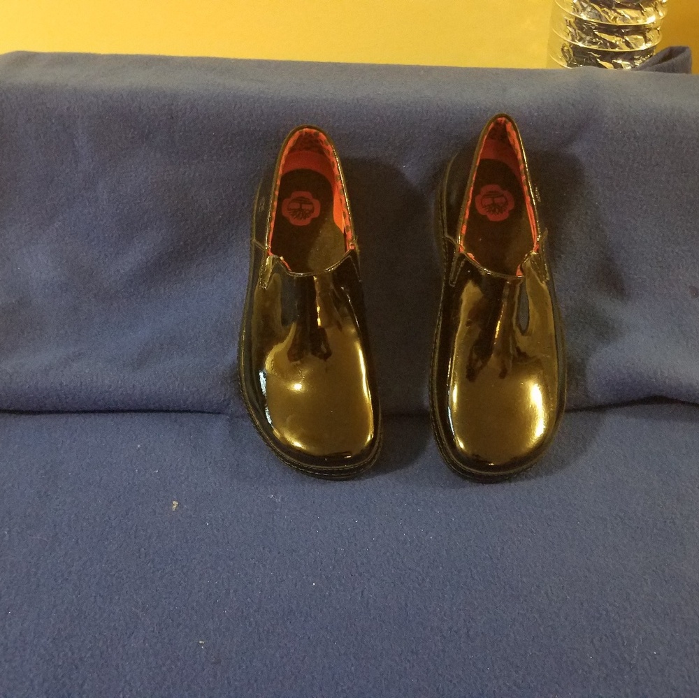Shoes - Picture 2 of 2
